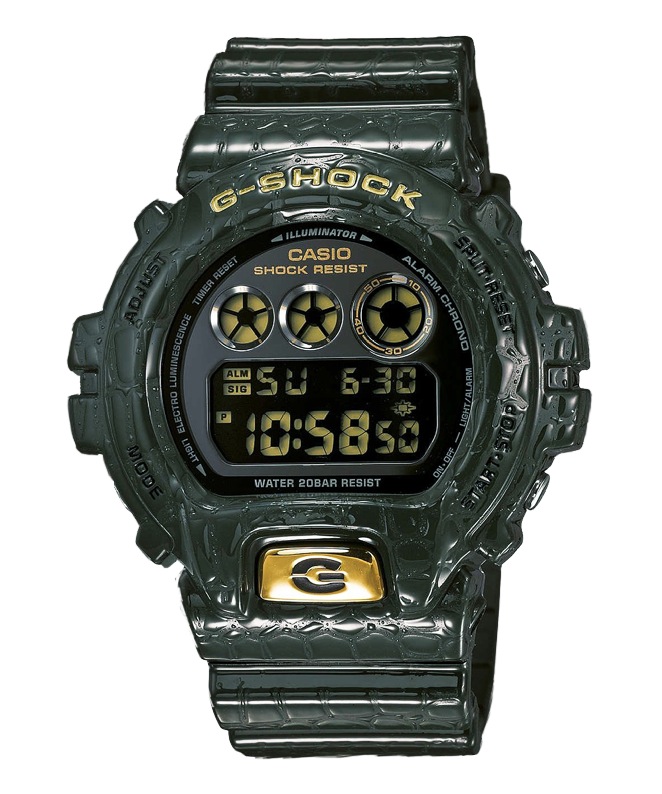 Часы CASIO DW-6900CR-3E Часы CASIO DW-6900CR-3EG-CLASSIC<br>Fashion-модель на базе классического джишокового <a href=&amp;quot;/all-gshock/g-shock-dw-6900/&amp;quot;>корпуса DW-6900</a>, исполненная в глянцевой крокодиловой текстуре темно-зеленого цвета с золотой кнопкой подсветки. Эти унисексовые крокодиловые джишоки помогут завершить ваш образ своим отличным видом на вашем запястье.На наш взгляд эта модель G-SHOCK несет в себе посыл о том, что джишоки — это больше, чем отдельная субкультура, джишоки всеобъемлющи и могут сочетать в себе любые стили от спорта до гламура, от гранжа до классики.Напомним, что DW-6900 — один из самых популярных и узнаваемых корпусов во всей линейке G-SHOCK, вы можете найти у нас <a href=&amp;quot;/all-gshock/g-shock-dw-6900/&amp;quot;>огромное разнообразие джишоков</a>, выполненных именно на базе данного корпуса.<br>