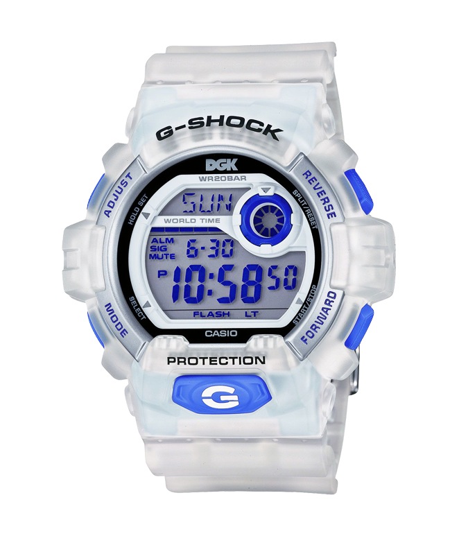Часы CASIO G-8900DGK-7E Часы CASIO G-8900DGK-7EG-CLASSIC<br>Яркая необычная лимитированная модель является плодом коллаборации G-SHOCK c калифорнийским скейтерским брендом <a href=&amp;quot;http://www.thekayostore.com/collections/dgk&amp;quot;>DGK</a>. Прозрачный матовый пластик корпуса, феолетовые детали, креативная подсветка дисплея с логотипом DGK, - все это создает совершенно особый внешний вид и позволяет с уверенностью назвать эту модель одной из самых интересных джишоковых коллабораций.<br>
