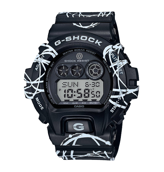Часы CASIO GD-X6900FTR-1E Часы CASIO GD-X6900FTR-1EG-SPECIALS<br>Урбанистическая коллаборация G-SHOCK с моделью из серии GD-X6900 и американского уличного художника, стоявшего у истоков стрит-арт культуры — <a href=&amp;quot;http://en.wikipedia.org/wiki/Futura_2000&amp;quot;>Futura 2000</a>. Помимо уникального дизайна, в котором корпус часов окутывают хаотические линии белой краски, нанесенной рукой мастера, отдельно упаковку данной коллаборации можно назвать произведением искусства. Обязательно посмотрите дополнительные фото, чтобы в этом убедиться.<br>