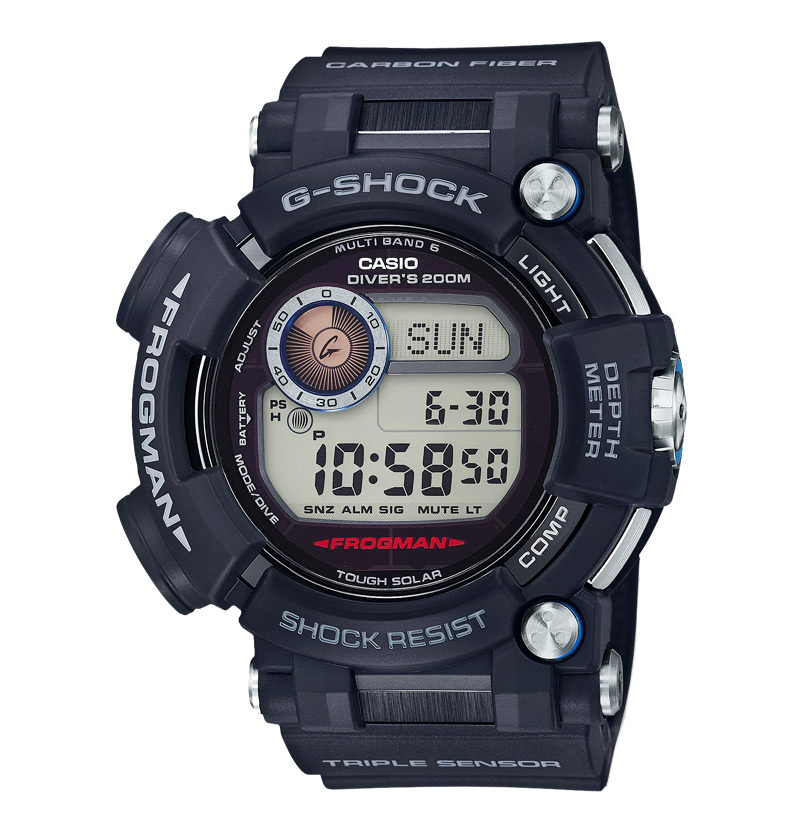 Часы CASIO GWF-D1000-1E Часы CASIO GWF-D1000-1EG-PREMIUM<br>Перед вами топовый релиз июня 2016 из профессиональной дайверской серии <a href=&amp;quot;http://www.g-store.ru/all-gshock/g-shock-frogman/&amp;quot;>G-SHOCK FROGMAN</a>. Эти цифровые фрогманы помимо невероятного дизайна, содержат в себе не менее совершенную начинку: глубинометр с шагом в 10 см, измеряющий глубину до 80 м, сапфировое стекло, с повышенной защитой от царапин, цифровой компас, работающий и позволяющий ориентироваться на глубине, термометр, измеряющий температуру воды при погружении, сигнал тревоги, срабатывающий при движении ныряльщика более 10м/мин. Такие данные как длительность погружения, температура воды и глубина погружения можно сохранить и позже вывести на экран.
<br>Нет, это не весь список, мы просто вдохнули немного воздуха, чтобы продолжить: возможность работы от мощной солнечной батареи, массивный корпус и крышка с винтовым фиксатором, радио-синхронизация времени, сертифицированная водонепроницаемость до 200 м в соответствии со стандартом <a href=&amp;quot;http://en.wikipedia.org/wiki/Water_Resistant_mark#ISO_6425_divers.27_watches_standard&amp;quot;>ISO 6425</a>, информация о приливах/отливах и фазе Луны. И еще более десятка функций, которые мы не перечислили, тк. нам опять не хватило воздуха.
<br>Стальной корпус и детали часов покрыты <a href=&amp;quot;http://ru.wikipedia.org/wiki/%D0%90%D0%BB%D0%BC%D0%B0%D0%B7%D0%BE%D0%BF%D0%BE%D0%B4%D0%BE%D0%B1%D0%BD%D0%BE%D0%B5_%D0%BF%D0%BE%D0%BA%D1%80%D1%8B%D1%82%D0%B8%D0%B5&amp;quot;>алмазоподобным покрытием (DLC)</a>, что полностью защищает их от ржавчины и иного абразивного повреждения.<br>