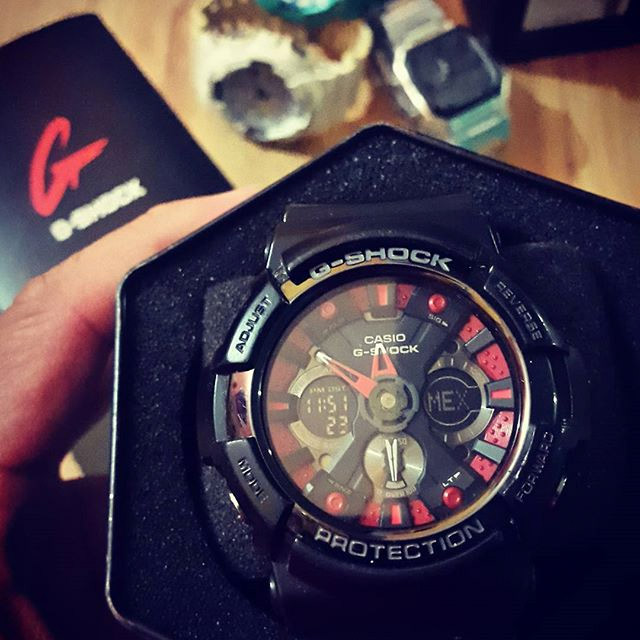 G-SHOCK GA-200SH-1A