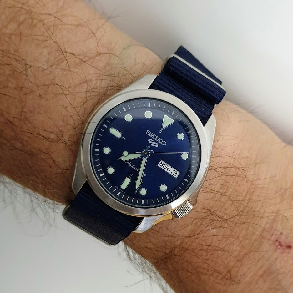 Японские часы Seiko SRPE63K1