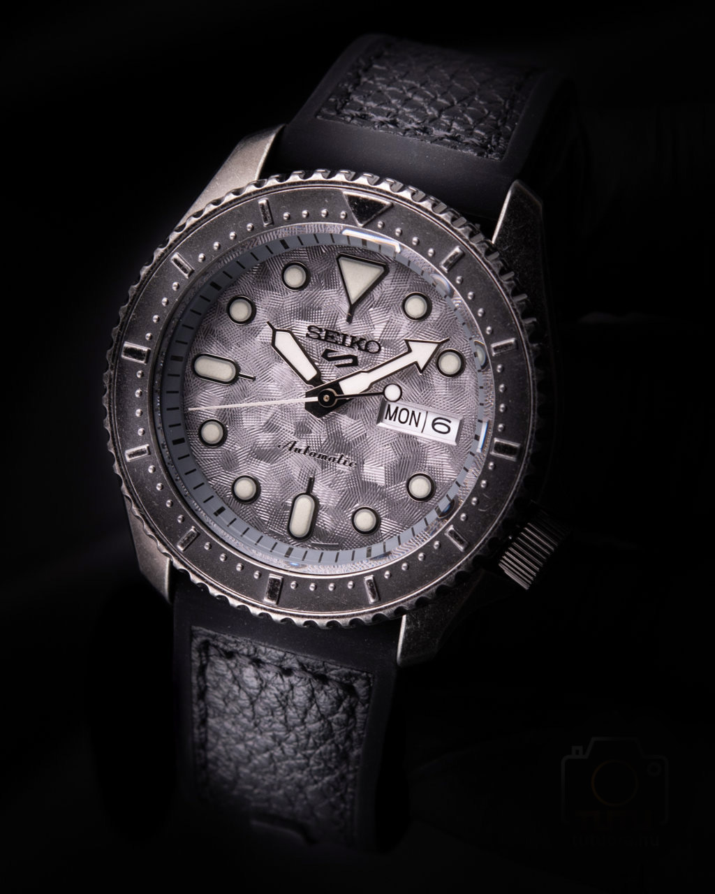 Японские часы Seiko SRPE79K1