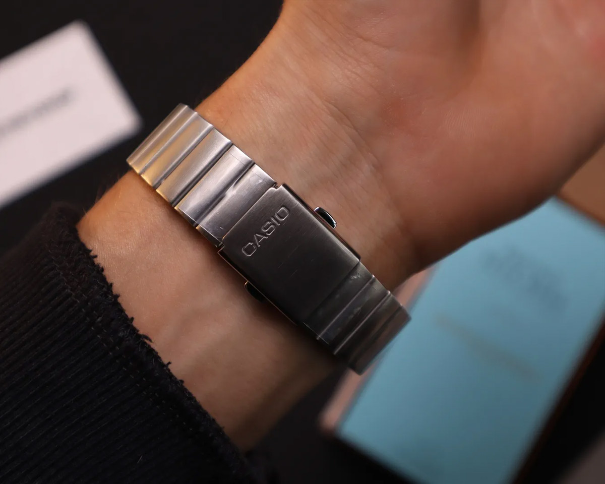 G-SHOCK MTP-E735D-1A