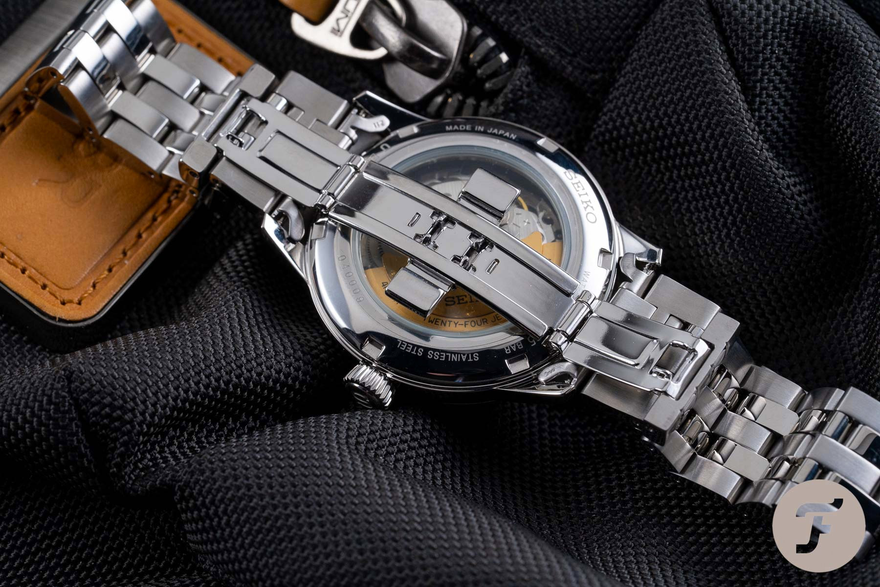 Японские часы Seiko SSA439J1