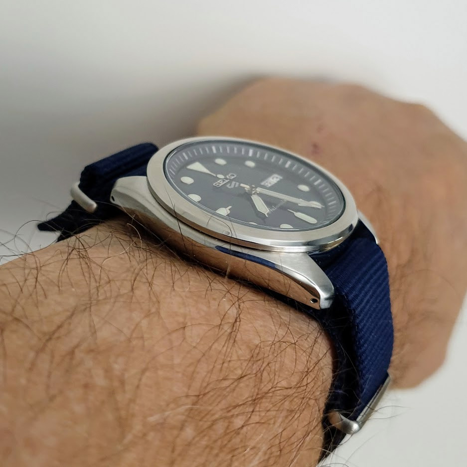 Японские часы Seiko SRPE63K1