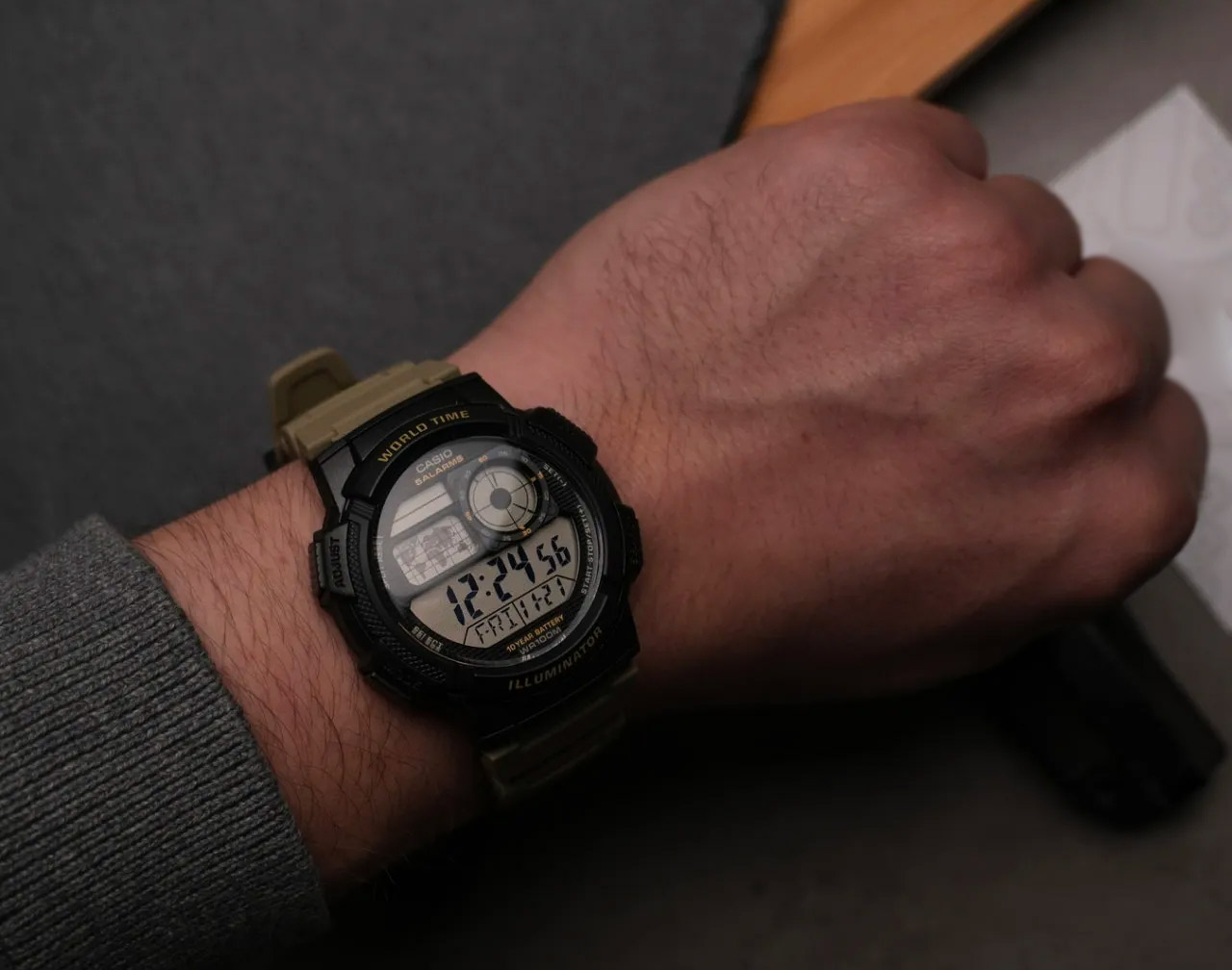 Casio AE-1000W-5A