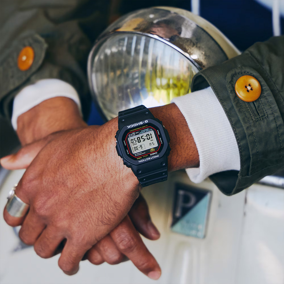 G-SHOCK DW-5000R-1A