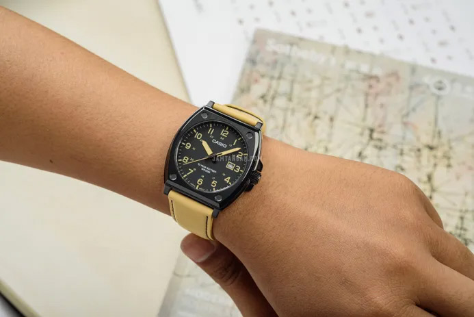 G-SHOCK MTP-E715L-5A