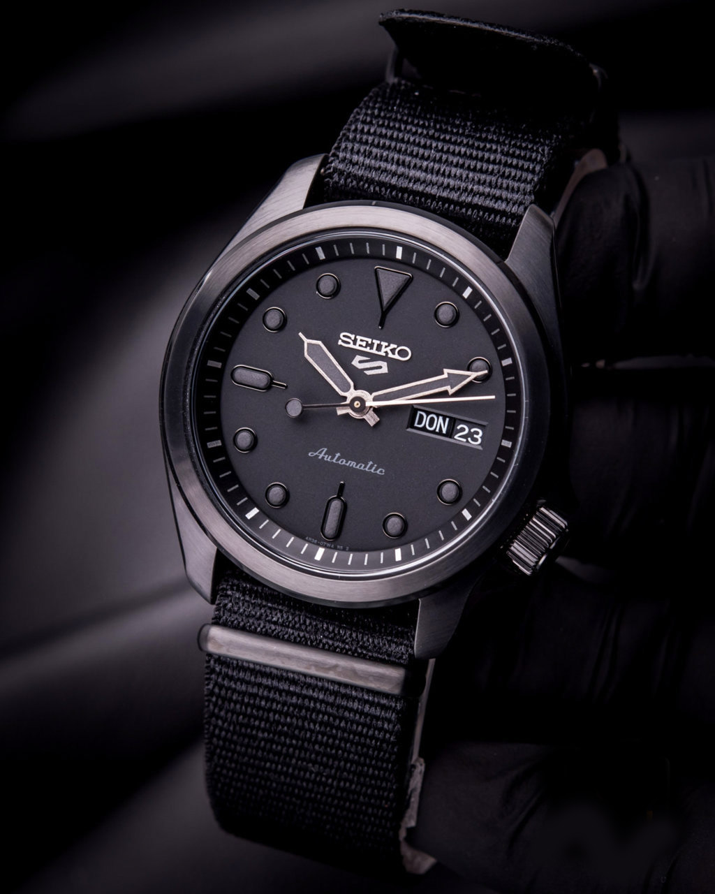 Японские часы Seiko SRPE69K1