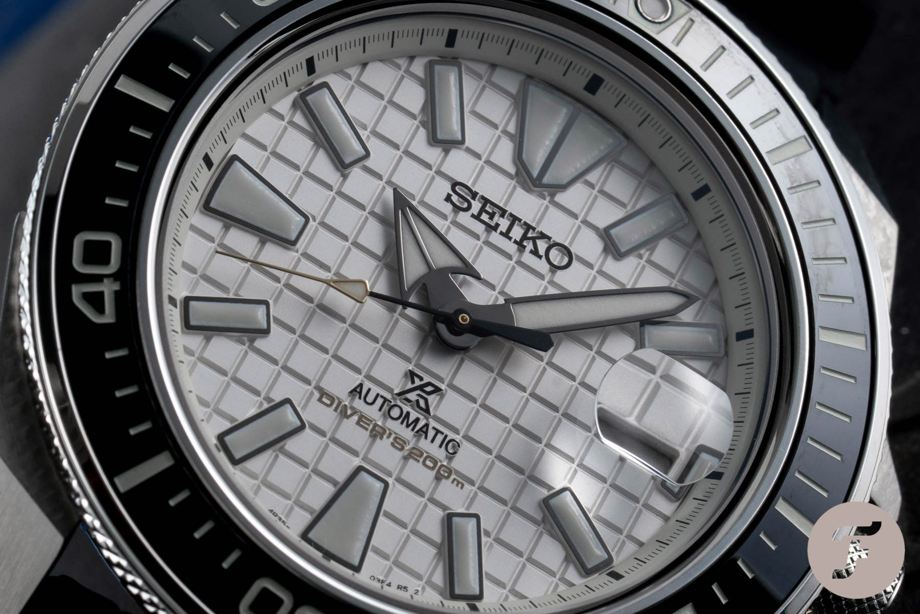Японские часы Seiko SRPE37K1