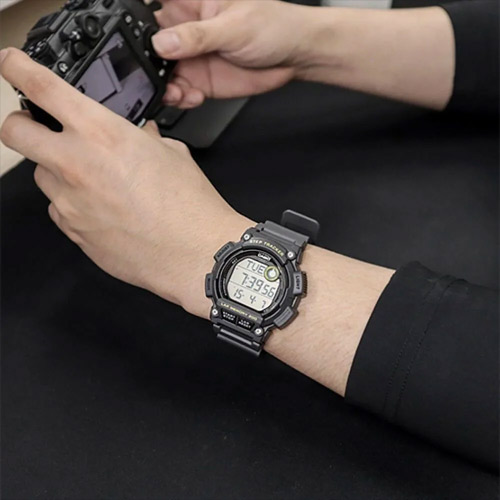 G-SHOCK WS-2100H-8A