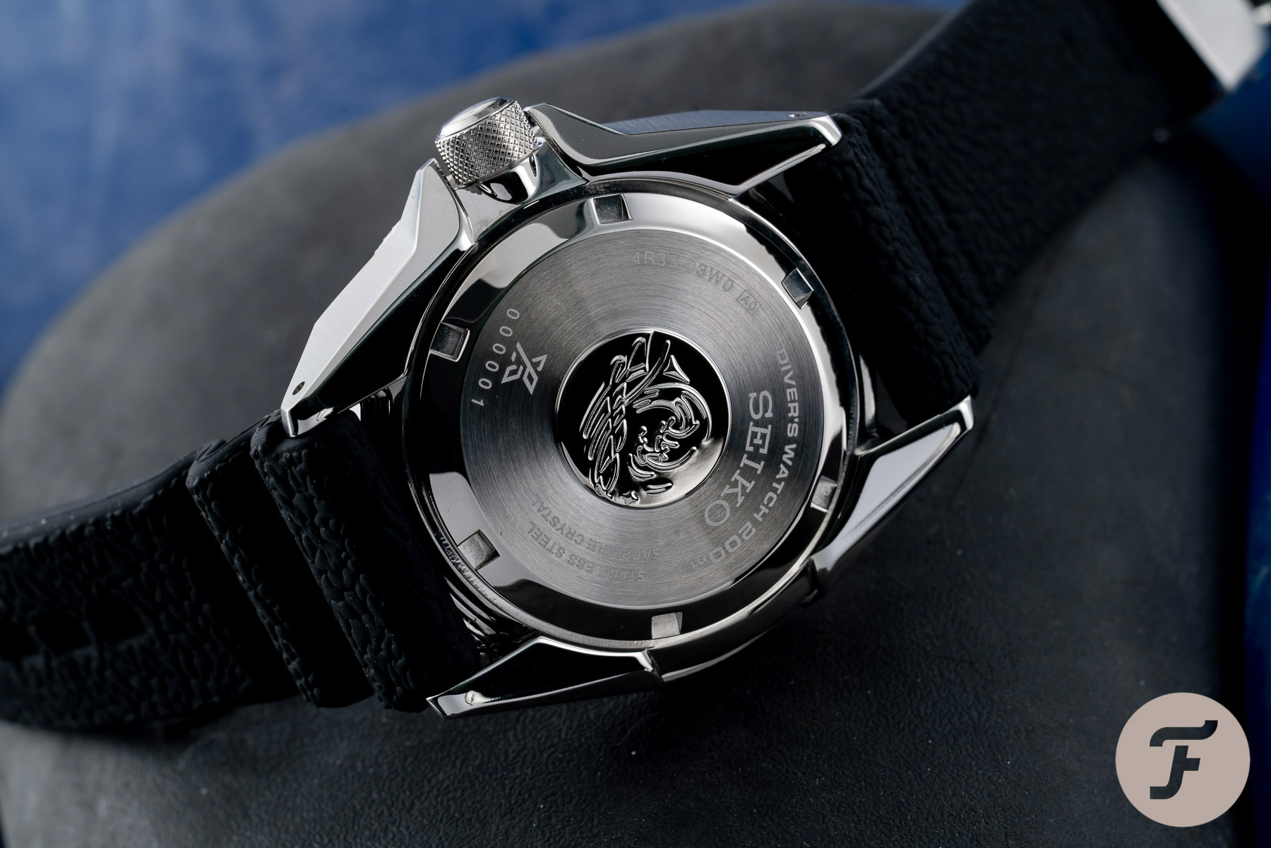 Японские часы Seiko SRPE37K1