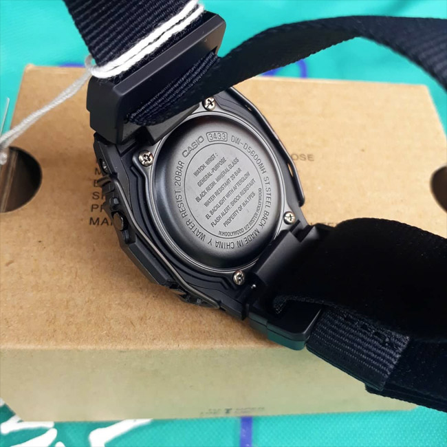 G-SHOCK DW-D5600NH-1D