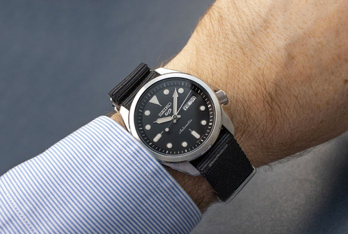 Японские часы Seiko SRPE67K1