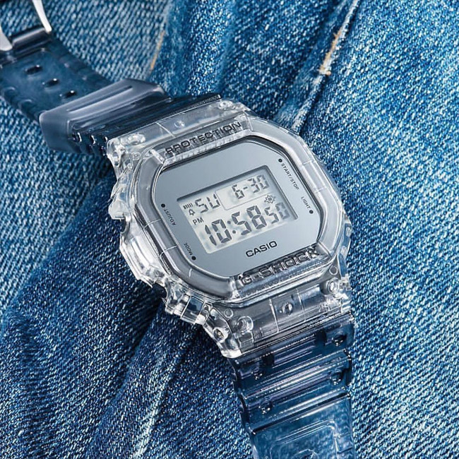 G-SHOCK DW-5600SK-1E