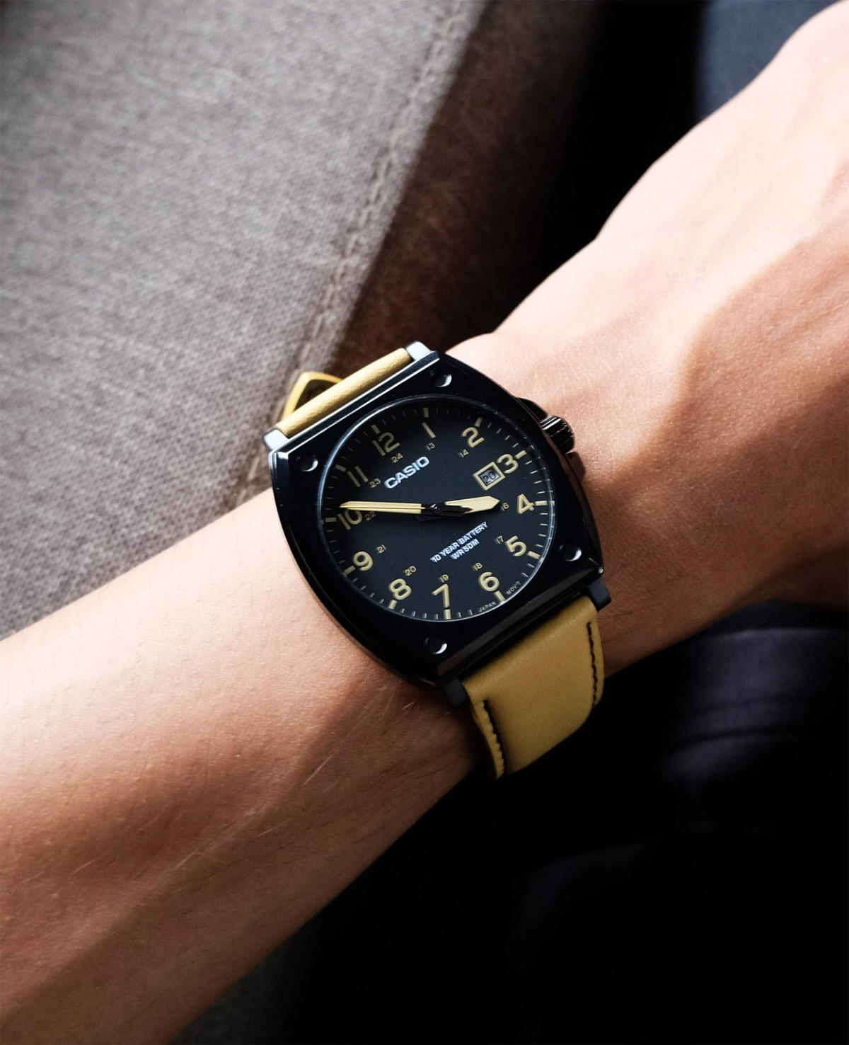 G-SHOCK MTP-E715L-5A