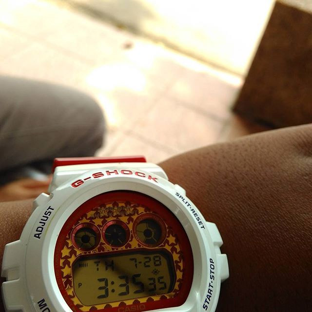 G-SHOCK DW-6900SC-7E