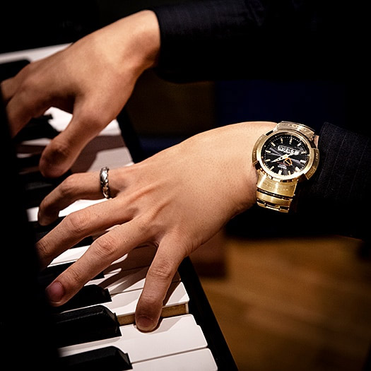 G-SHOCK AWM-500GD-9A