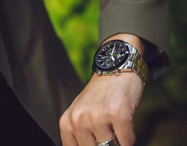 Casio Edifice EQW-T640DB-1A