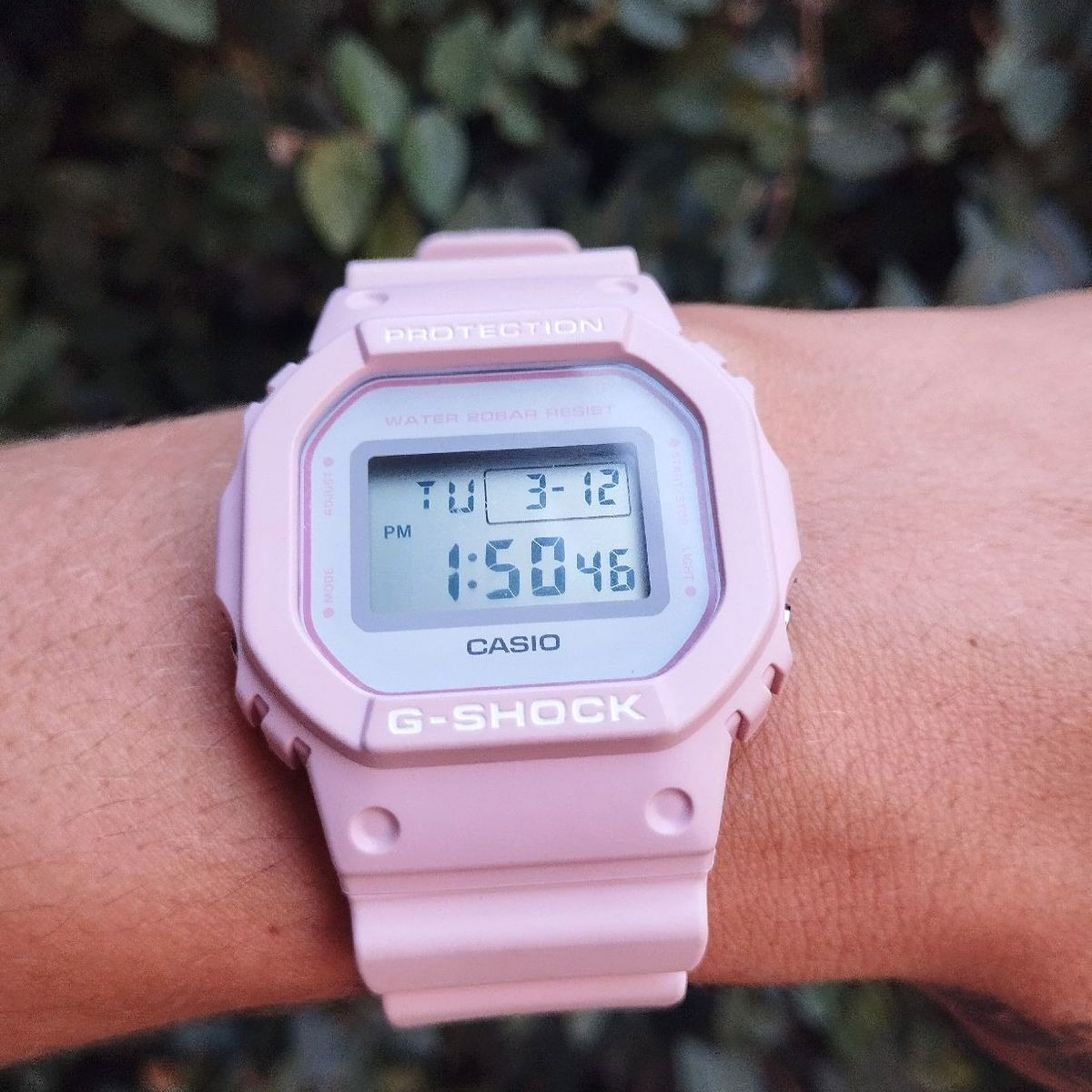 G-SHOCK DW-5600SC-4E