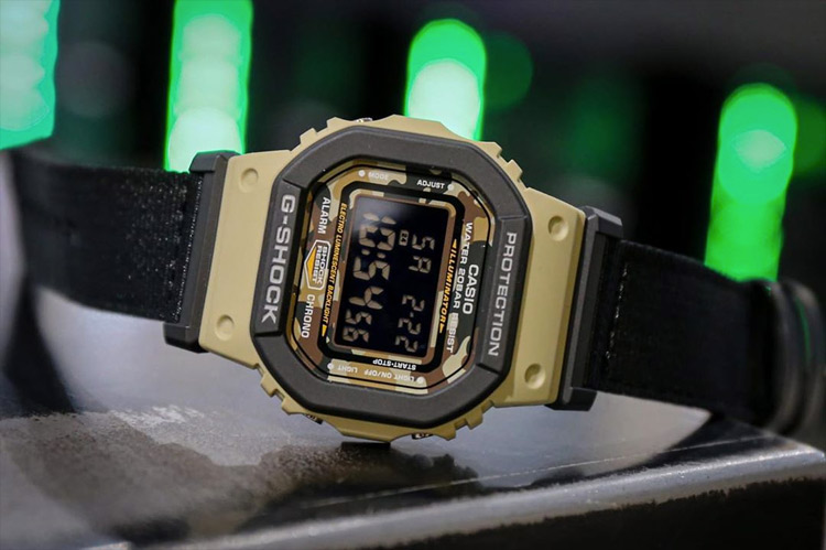 G-SHOCK DW-5610SUS-5E