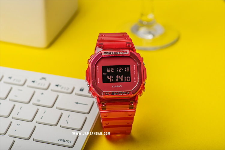 G-SHOCK DW-5600SB-4E