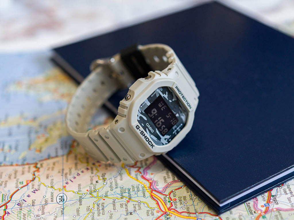 G-SHOCK DW-5600CA-8E