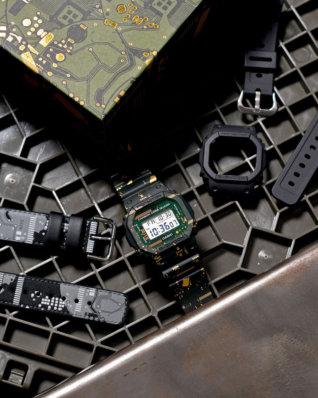 G-SHOCK DWE-5600CC-3E