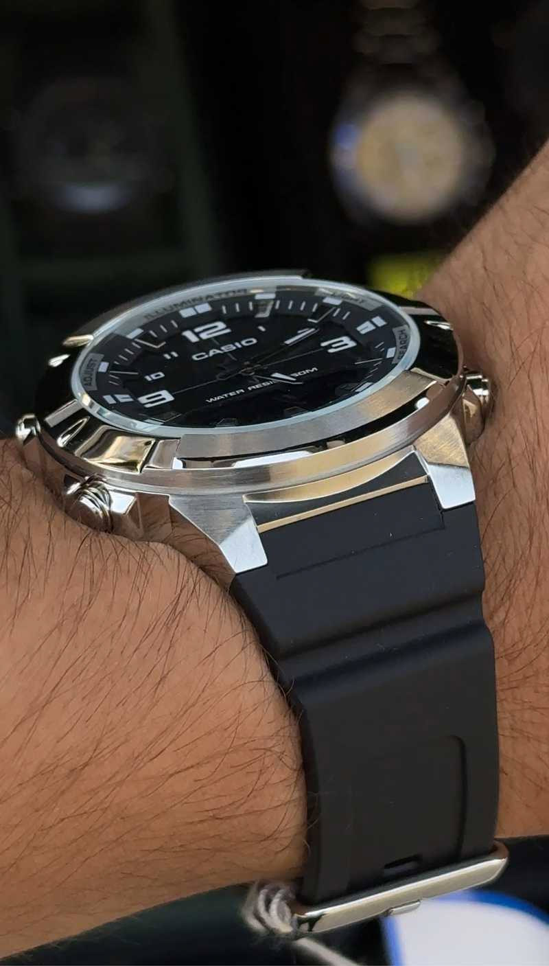 G-SHOCK AMW-870-1A