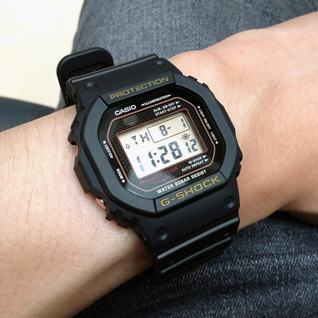 G-SHOCK DW-5030C-1E