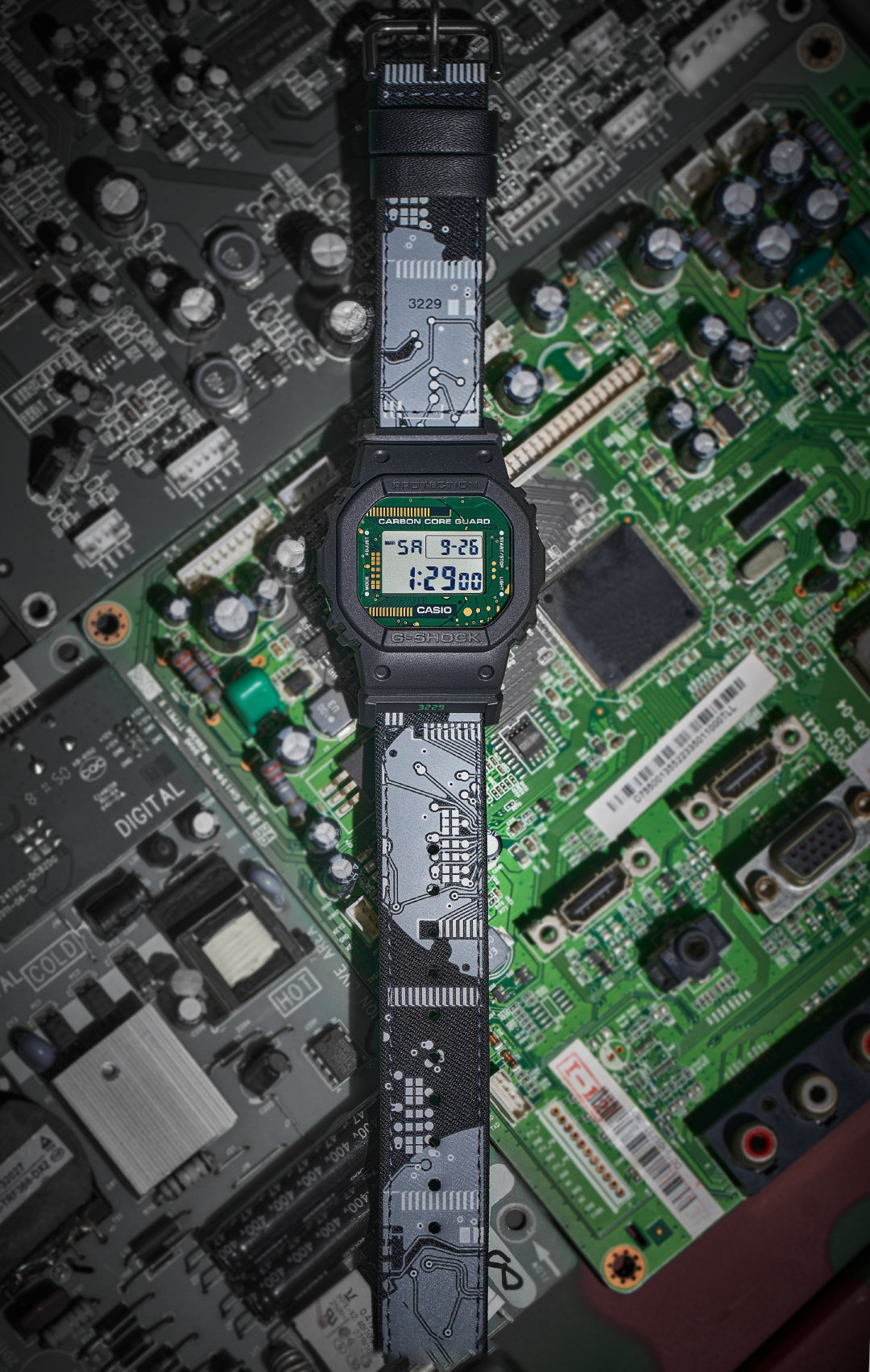 G-SHOCK DWE-5600CC-3E