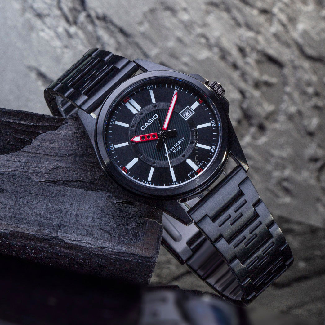 G-SHOCK MTP-E700B-1E