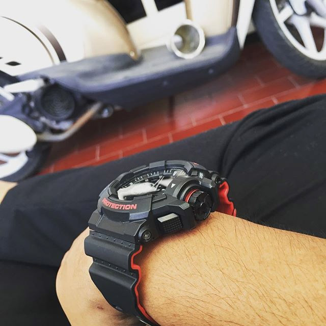 G-SHOCK GA-400HR-1A