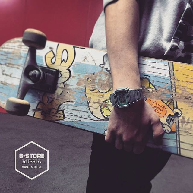G-SHOCK DW-D5600P-8E