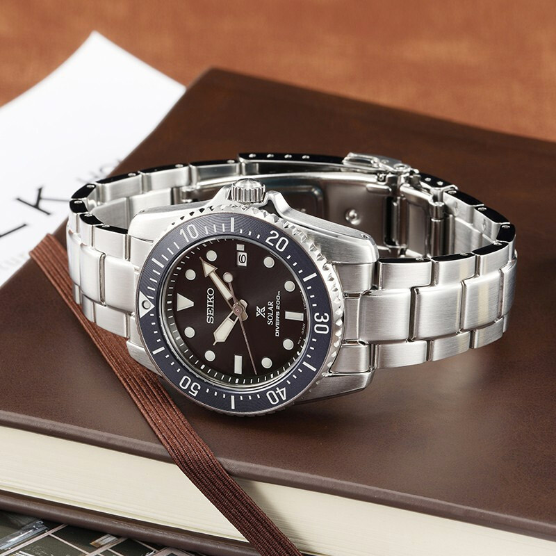 Японские часы Seiko SNE569P1