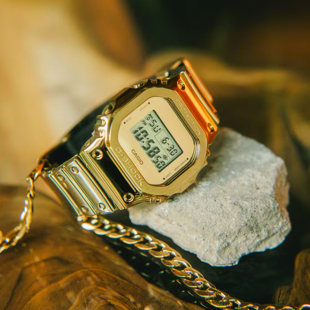 G-SHOCK GM-5600YMG-9E