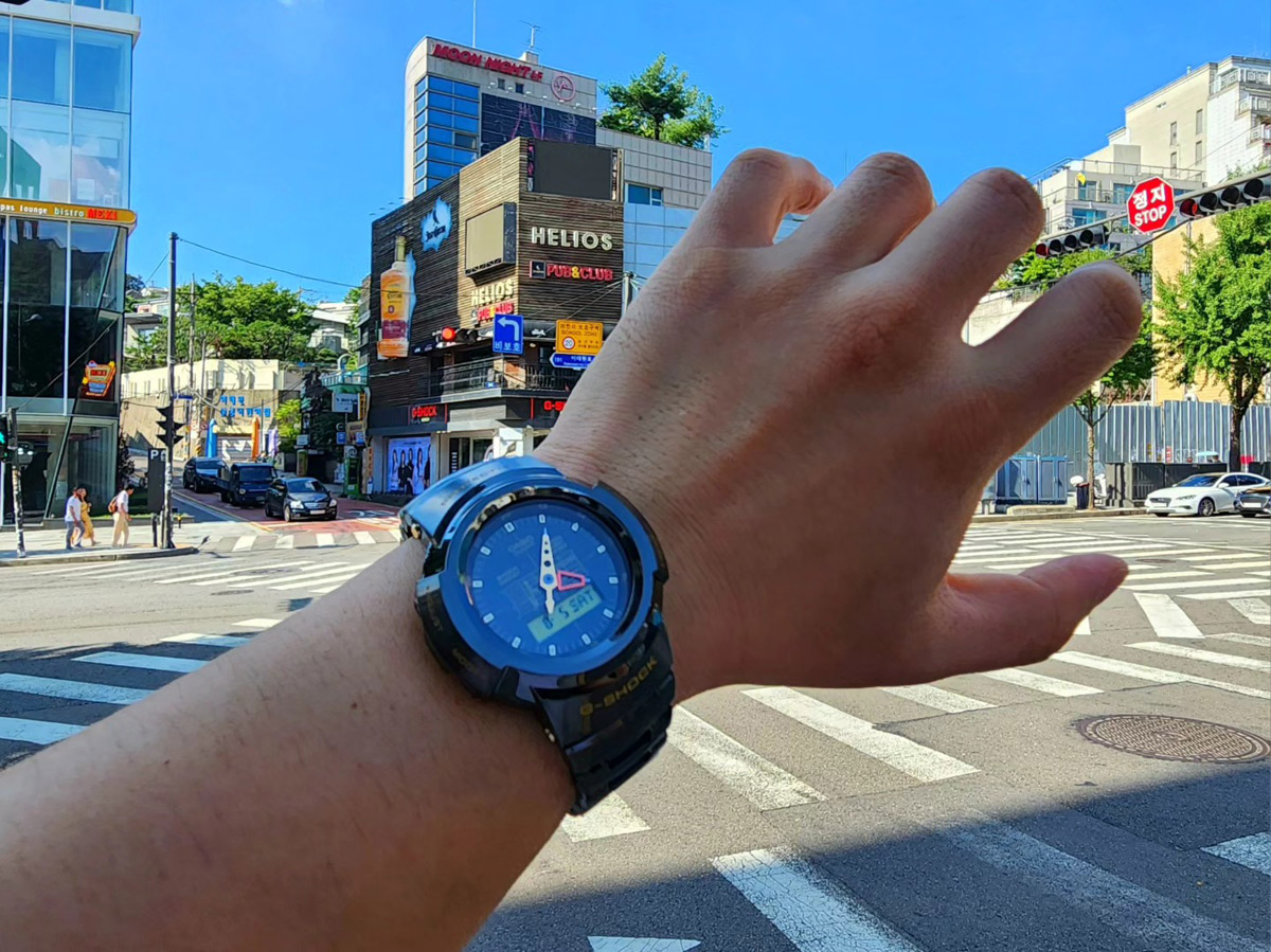 G-SHOCK AWM-500GC-1A