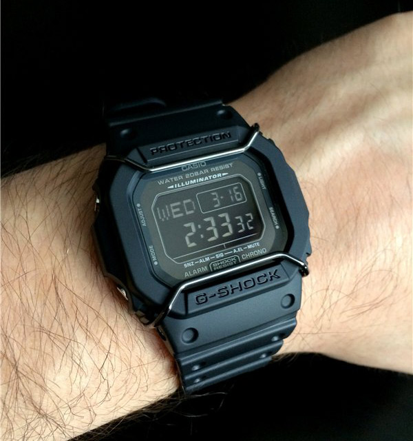 G-SHOCK DW-D5600P-1E