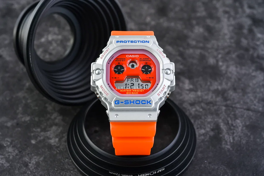 G-SHOCK DW-5900EU-8A4