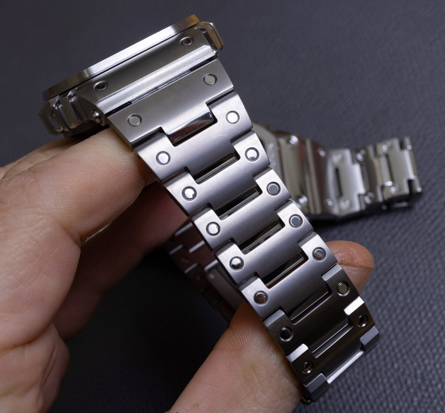 G-SHOCK MRG-B5000D-1E