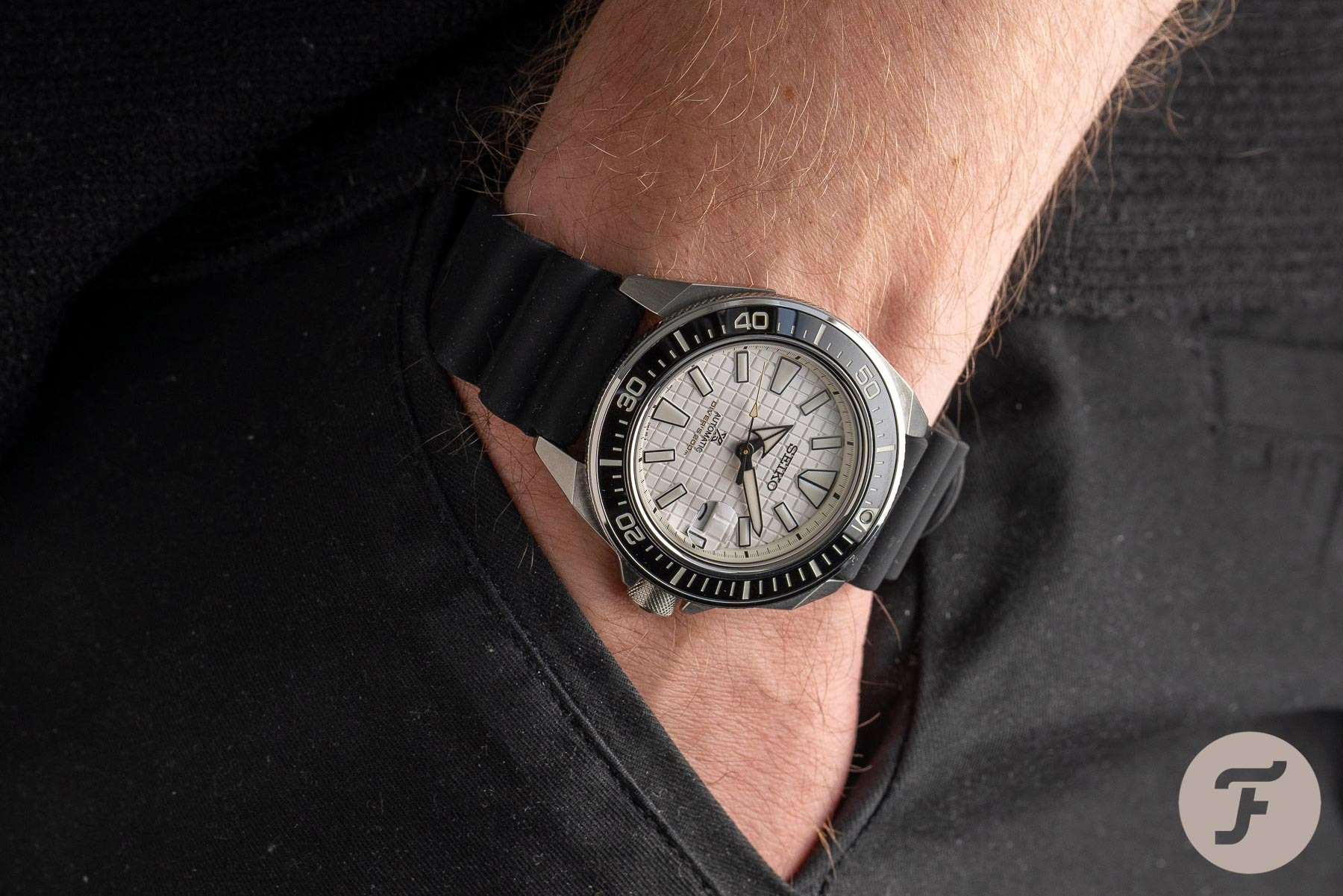 Японские часы Seiko SRPE37K1