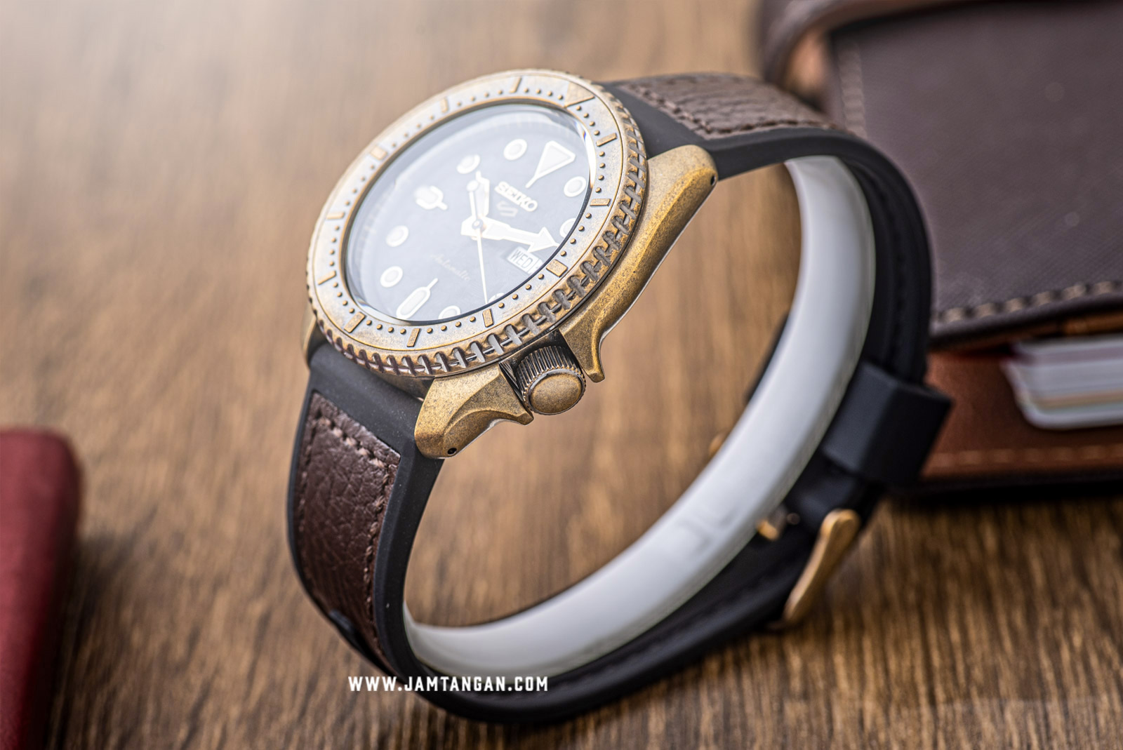 Японские часы Seiko SRPE80K1