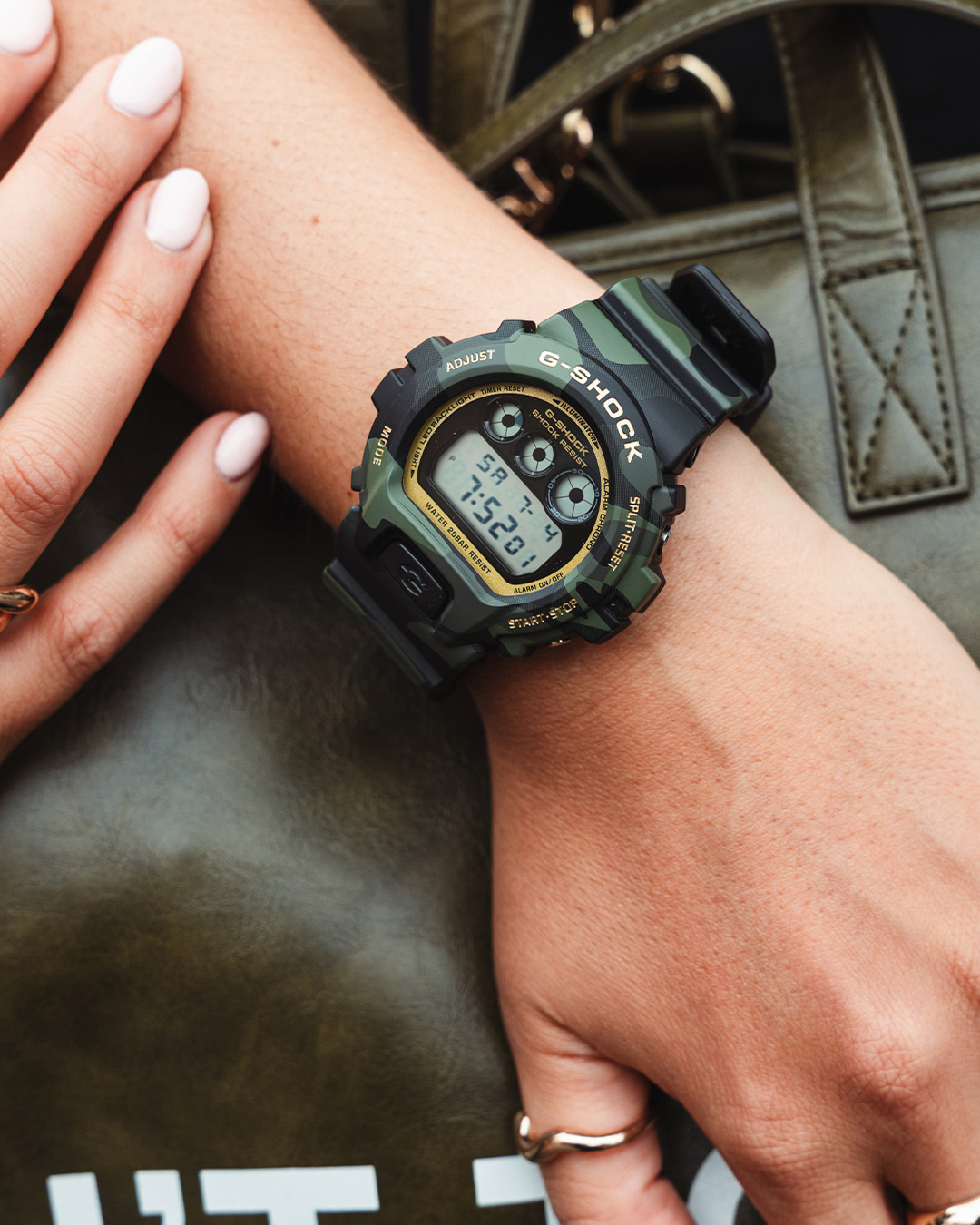 G-SHOCK DW-6900CMG-3E