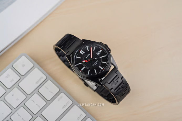 G-SHOCK MTP-E700B-1E