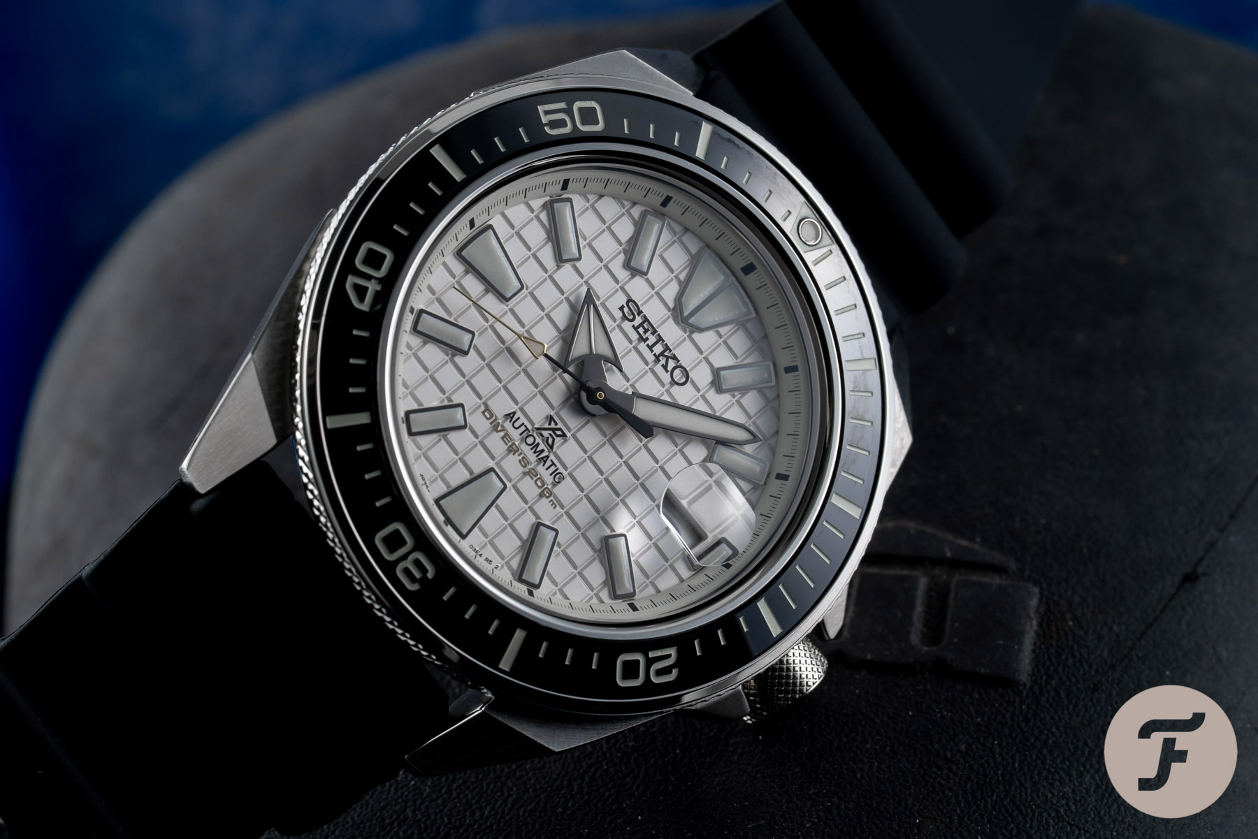 Японские часы Seiko SRPE37K1