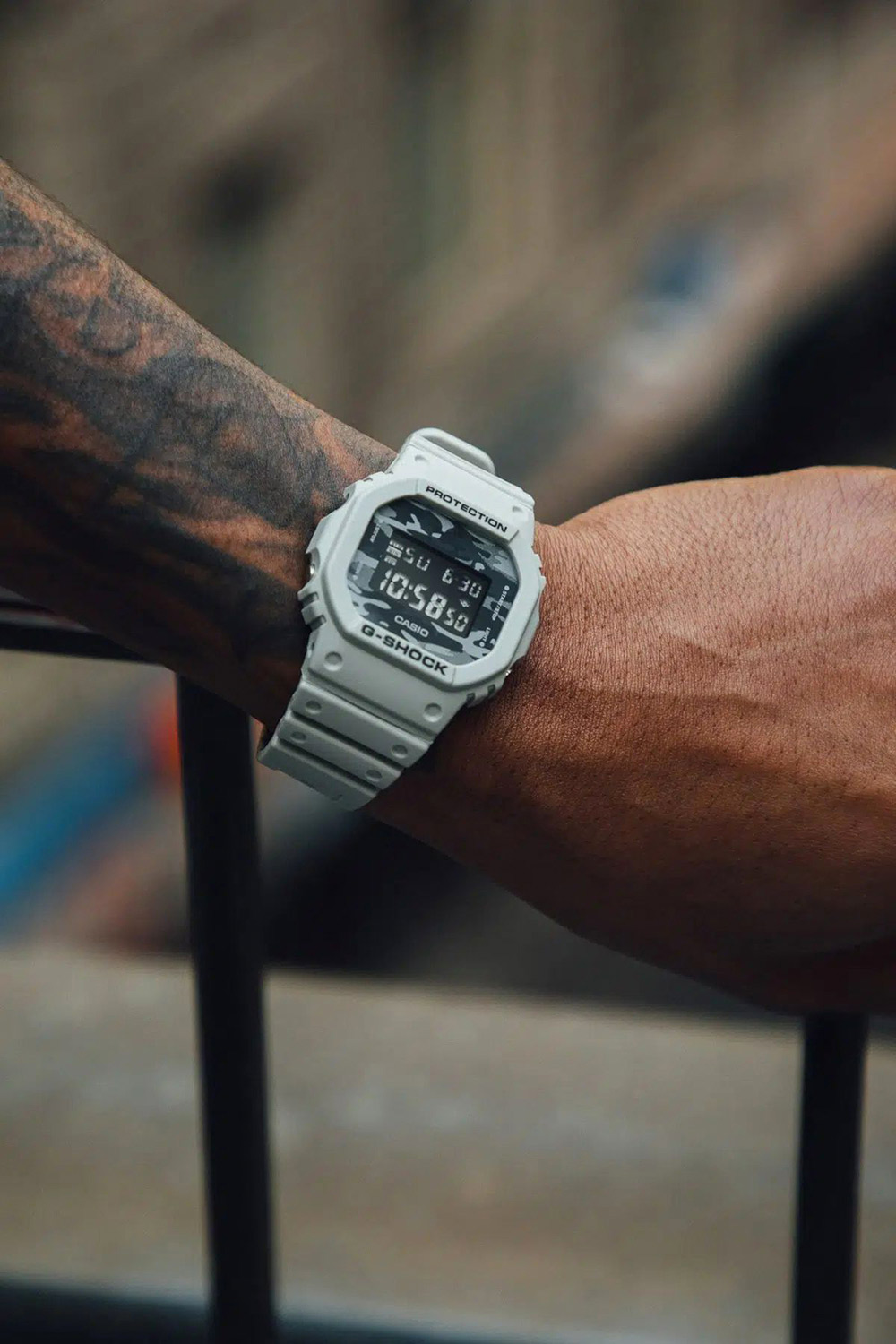 G-SHOCK DW-5600CA-8E