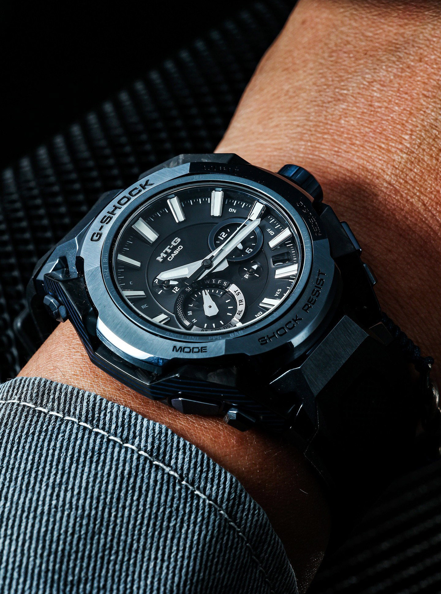 G-SHOCK MTG-B4000B-1A2