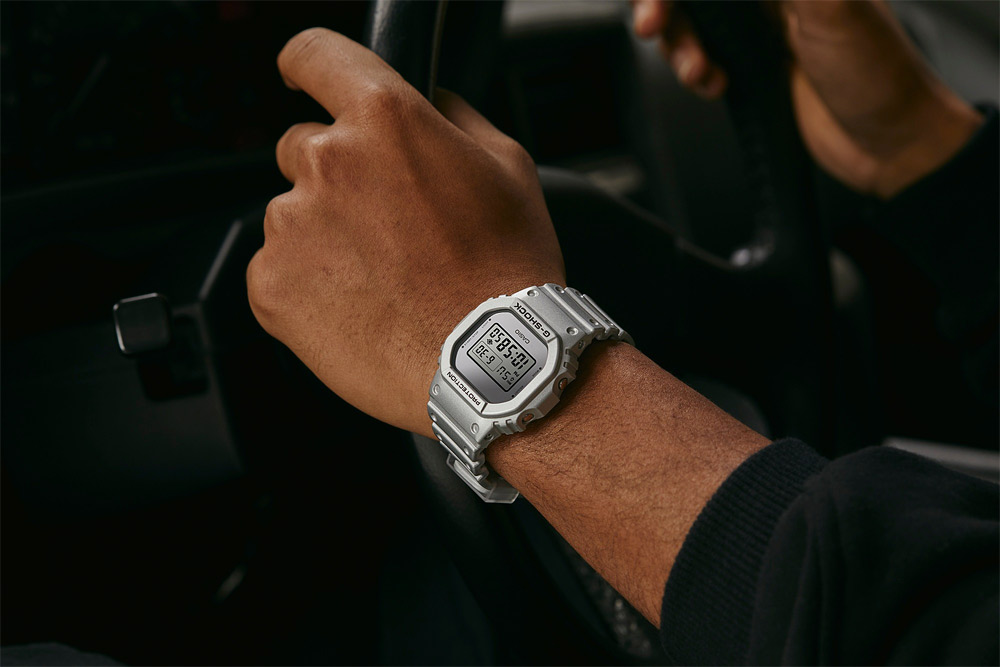 G-SHOCK DW-5600FF-8E
