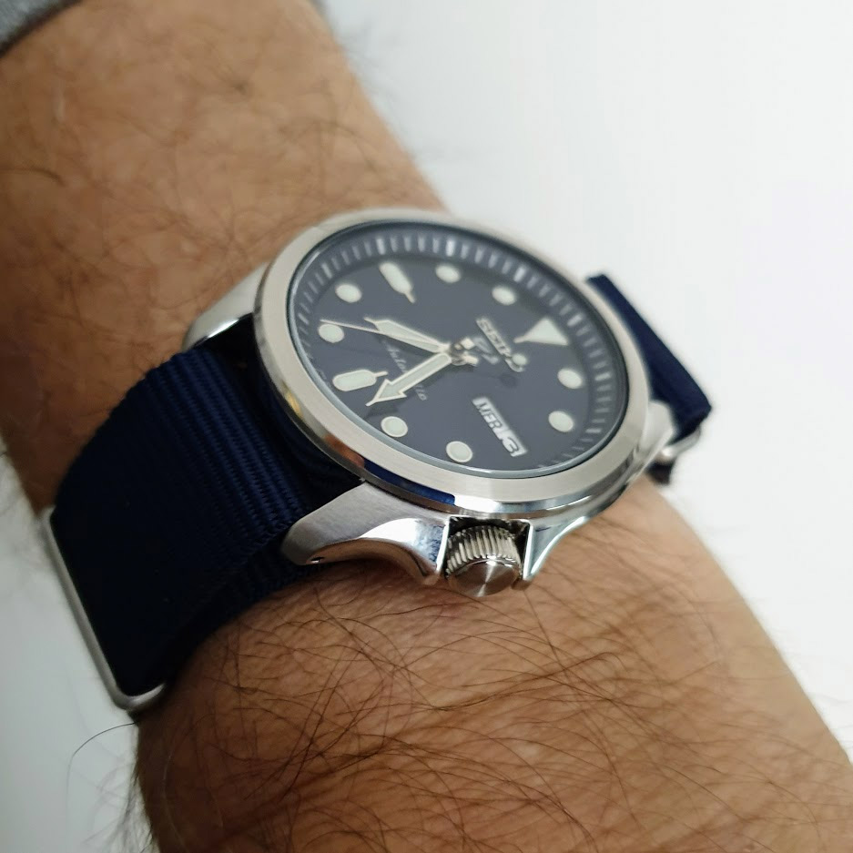 Японские часы Seiko SRPE63K1